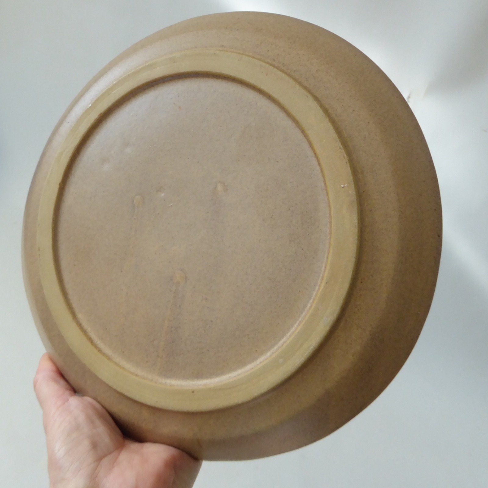 Studio Pottery round dish 10" plate, vintage stoneware, painted squiggles. Retro - Image 8