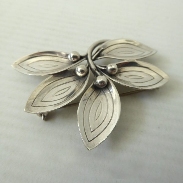 Vintage Danish Aarre & Krogh A&K big leaf sterling silver 925 brooch, modernist - Image 6