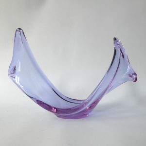 Vintage Viartec THF Spanish lilac/blue neodymium art glass sculpture bowl, 1970s