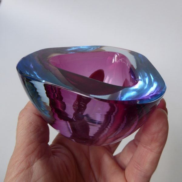Vintage art glass Murano geode bowl, triangular pink, cased blue. Ashtray dish - Image 13