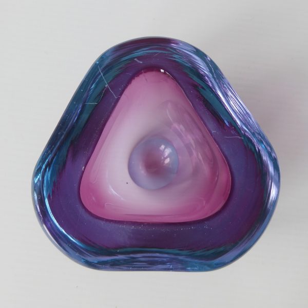 Vintage art glass Murano geode bowl, triangular pink, cased blue. Ashtray dish - Image 7