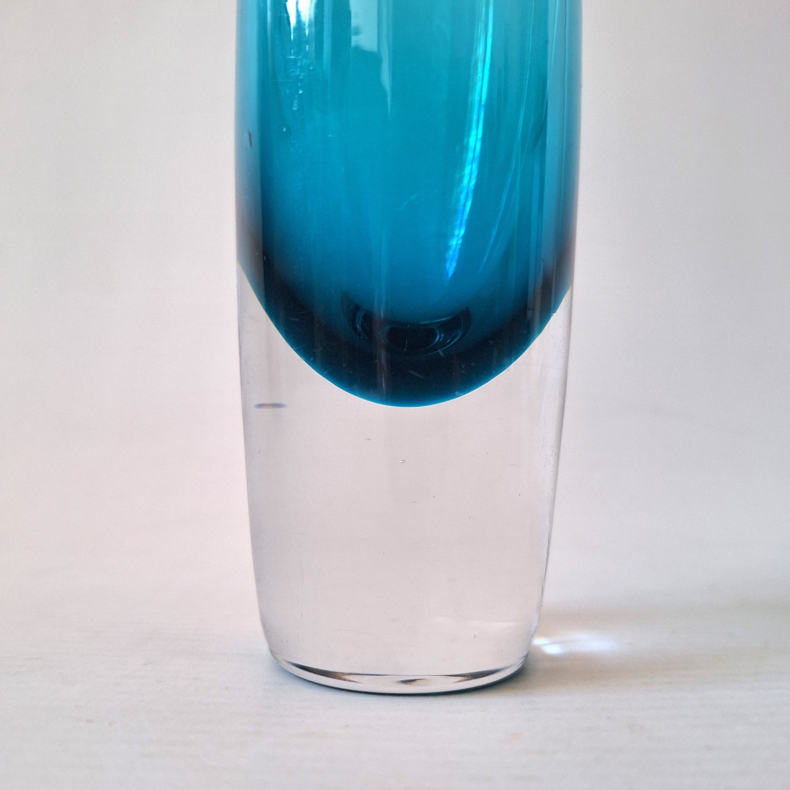 Vintage art glass bud vase Scandinavian Aseda style Teal kingfisher blue torpe - Image 5