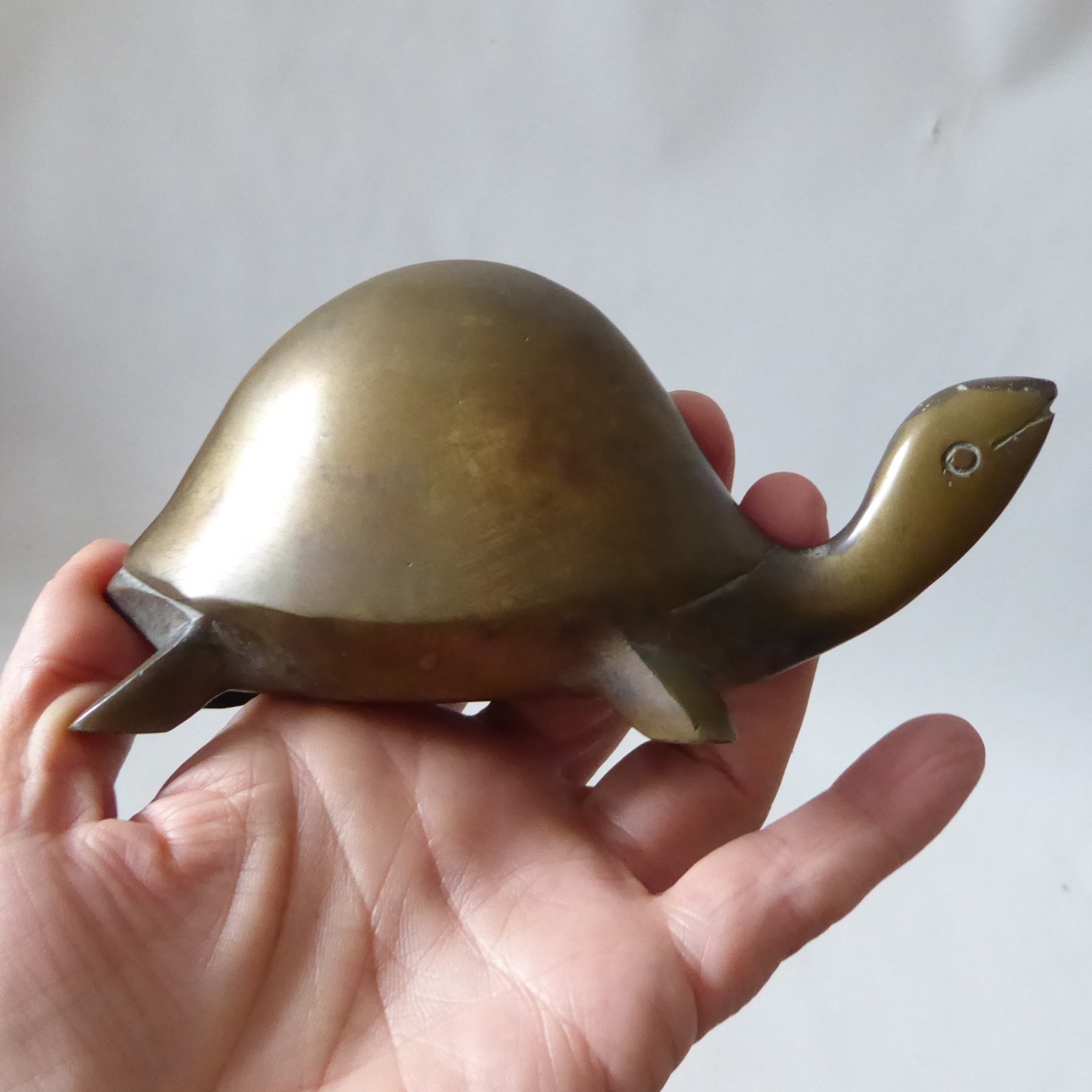 Vintage brass tortoise, minimal retro metal figure. Sculpture ornament, turtle - Image 2