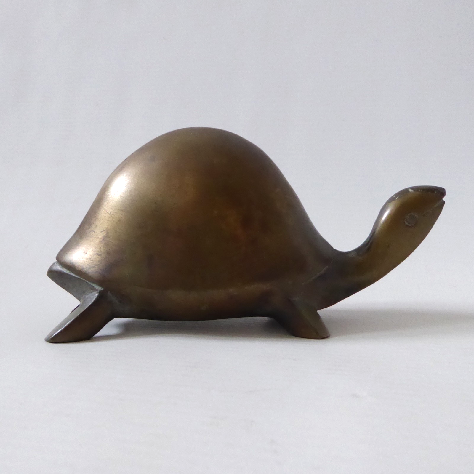 Vintage brass tortoise, minimal retro metal figure. Sculpture ornament, turtle