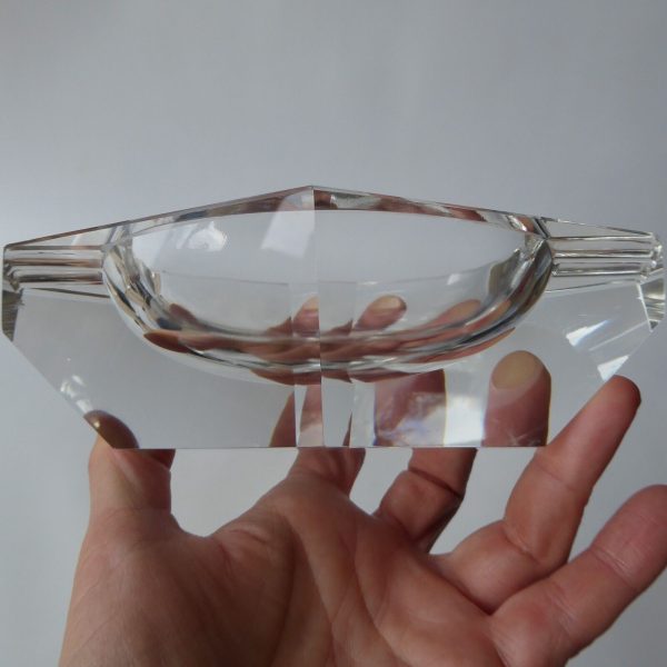 Vintage modernist art glass crystal ashtray bowl. Art Deco style faceted clear - Image 13