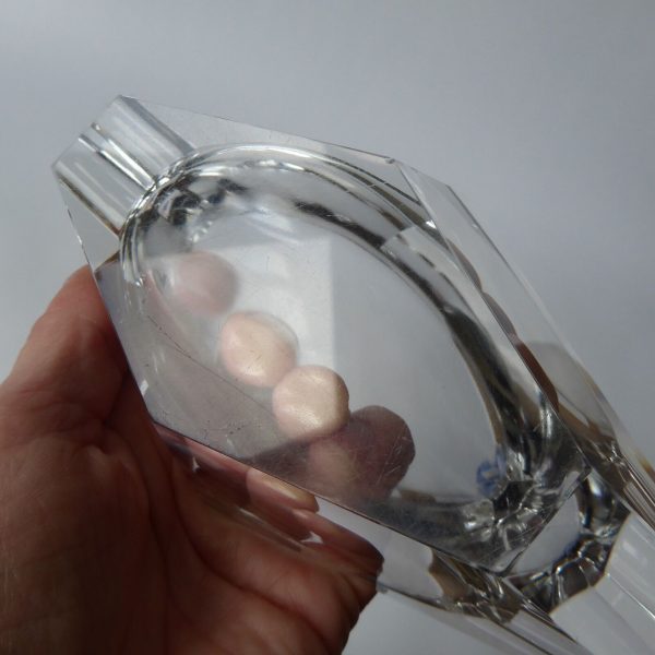Vintage modernist art glass crystal ashtray bowl. Art Deco style faceted clear - Image 14