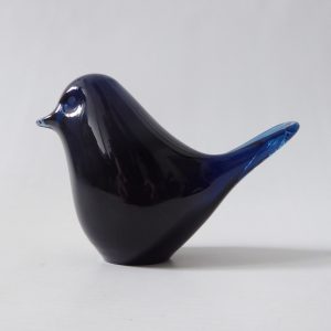 Wedgwood sapphire blue art glass bird sculpture figurine, RSW70, vintage 1970s
