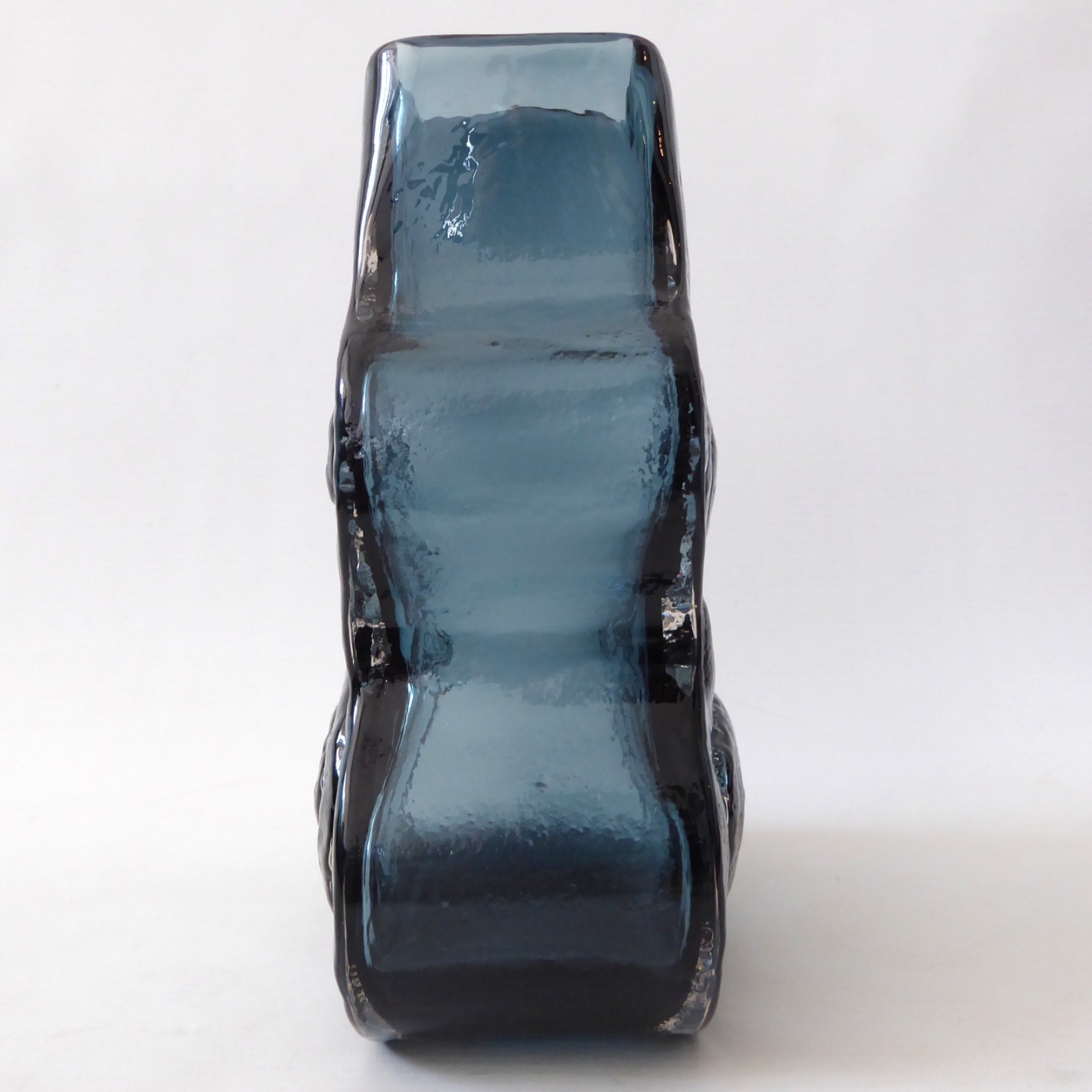 Whitefriars Glass 9675, Indigo Cello art glass vase, Geoffrey Baxter vintage 60s - Image 4