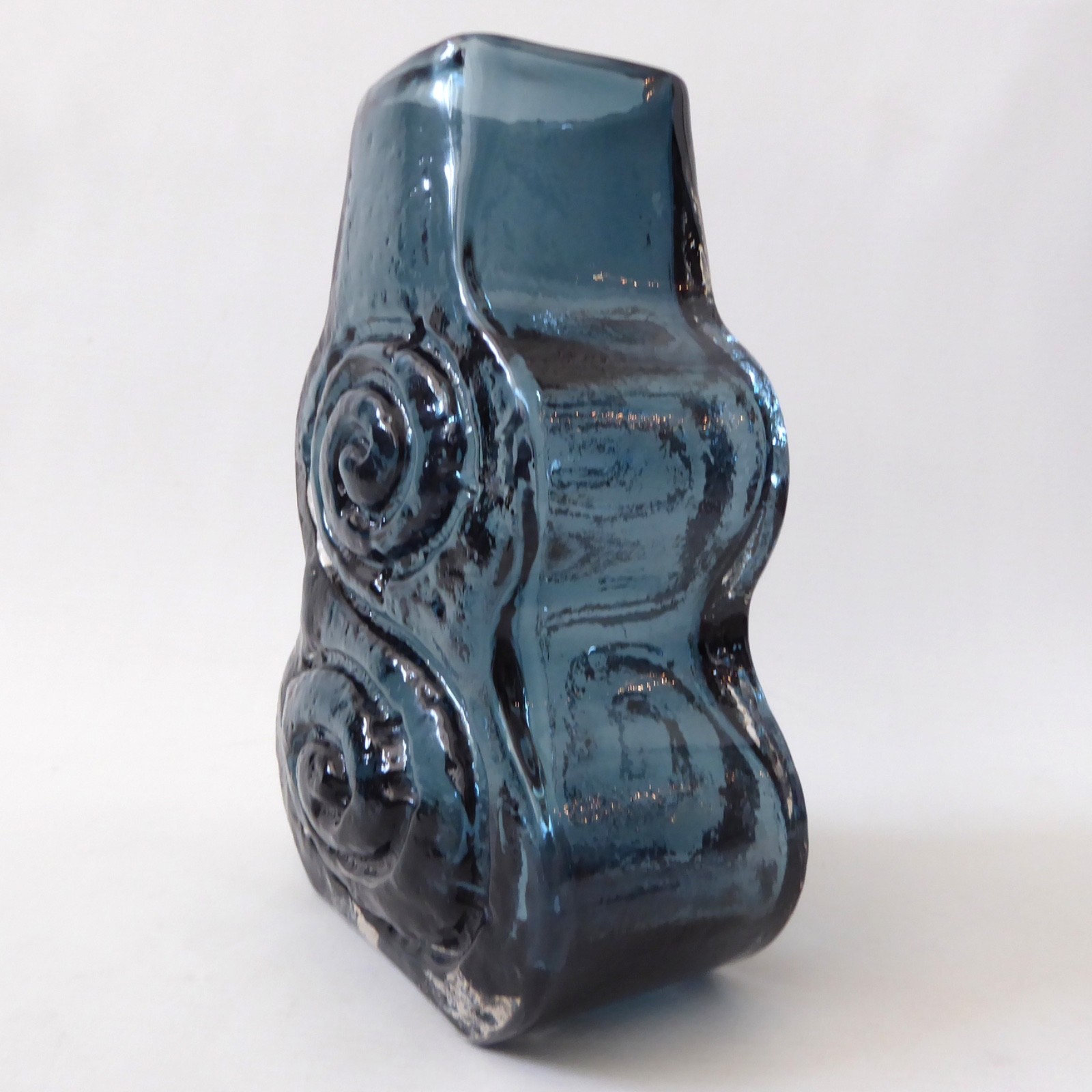 Whitefriars Glass 9675, Indigo Cello art glass vase, Geoffrey Baxter vintage 60s - Image 6