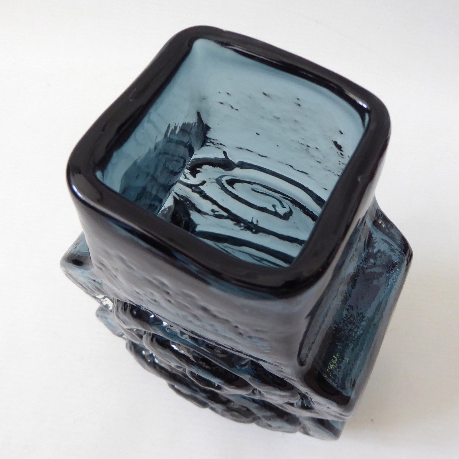Whitefriars Glass 9675, Indigo Cello art glass vase, Geoffrey Baxter vintage 60s - Image 8