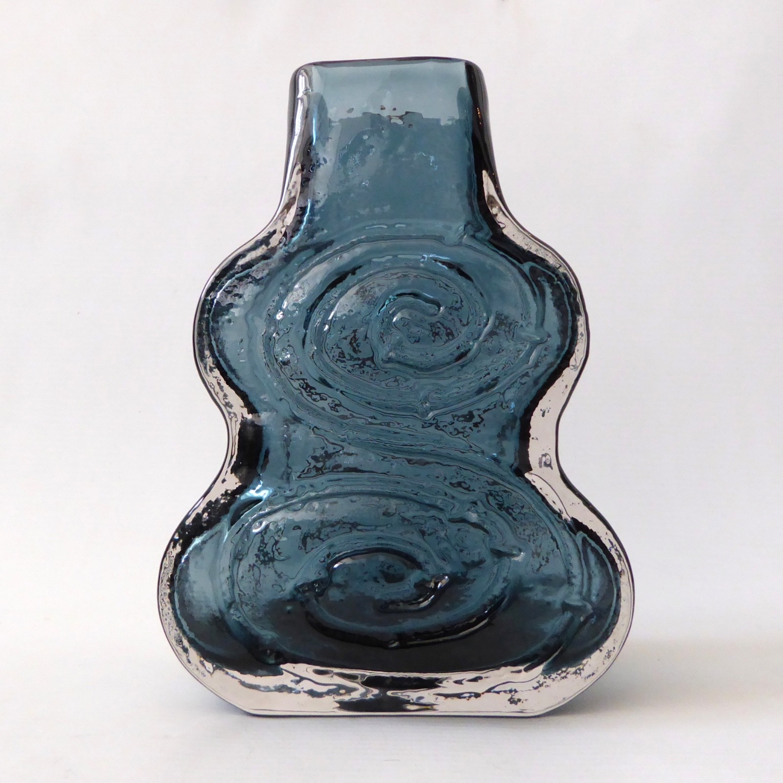 Whitefriars Glass 9675, Indigo Cello art glass vase, Geoffrey Baxter vintage 60s