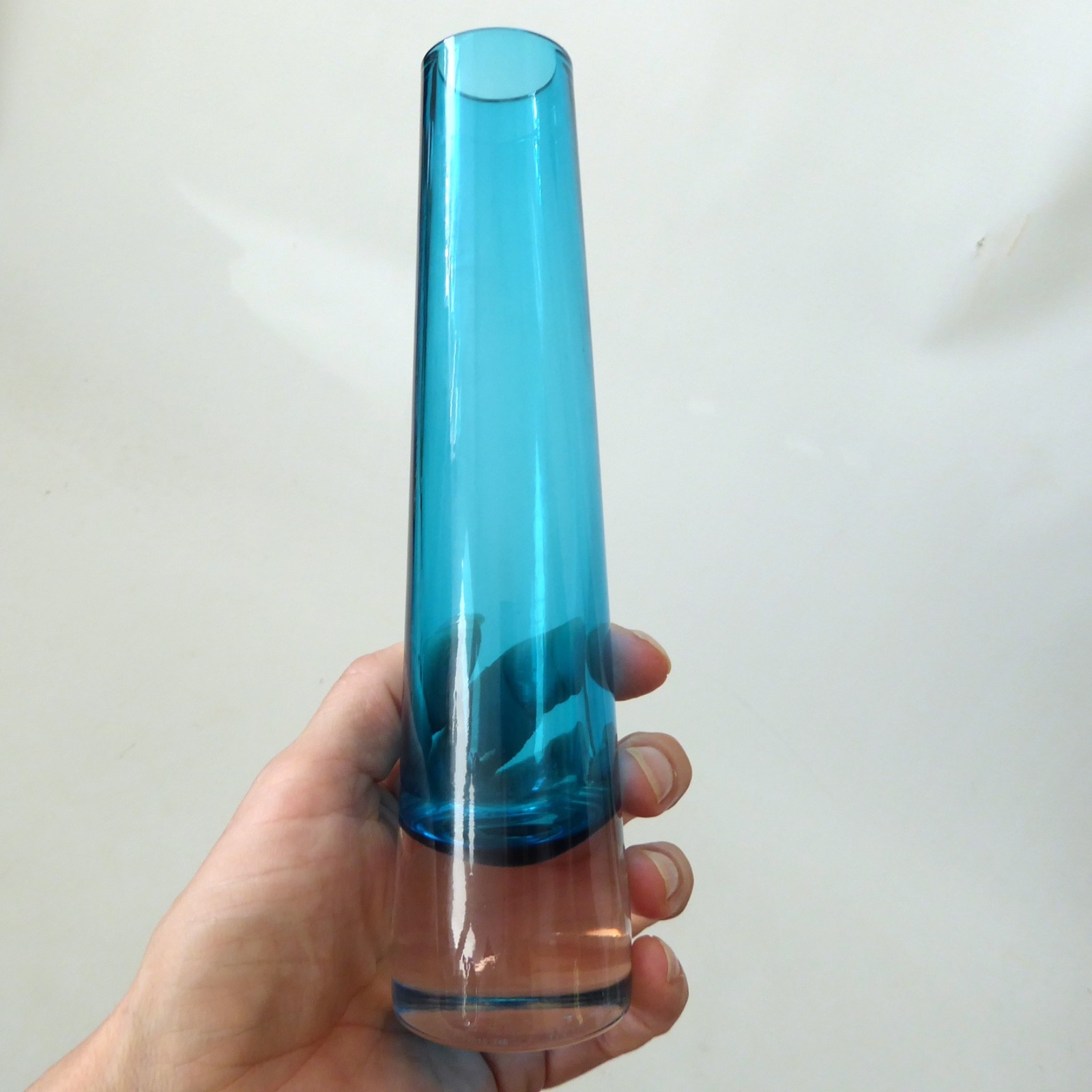 Whitefriars kingfisher blue tapered chimney art glass bud vase 9655, 8". Vintage - Image 2