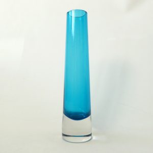 Whitefriars kingfisher blue tapered chimney art glass bud vase 9655, 8". Vintage