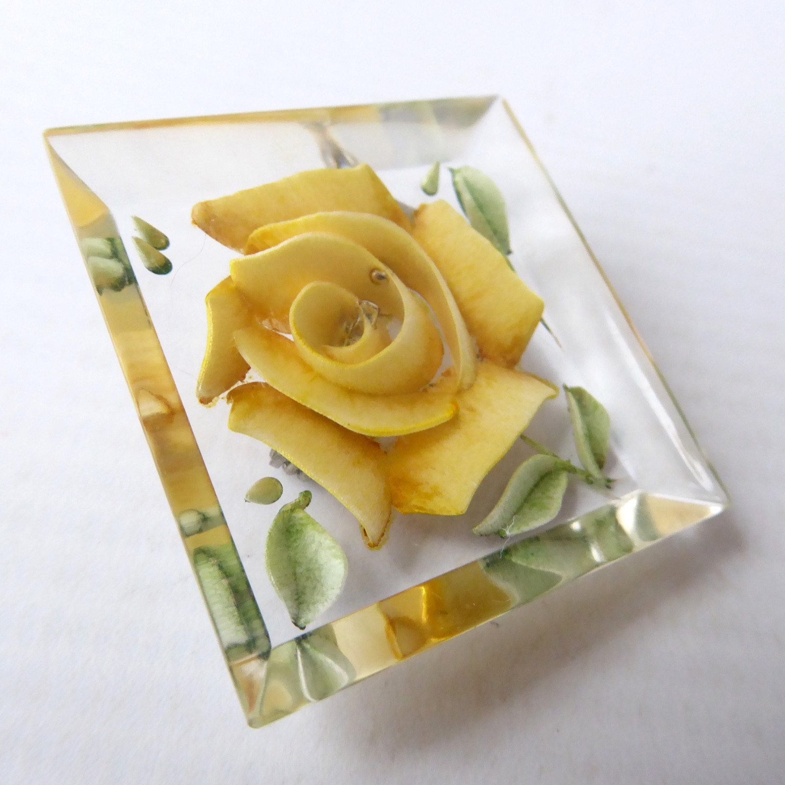 1950s reverse carved lucite perspex brooch yellow rose flower vintage square cut - Image 7