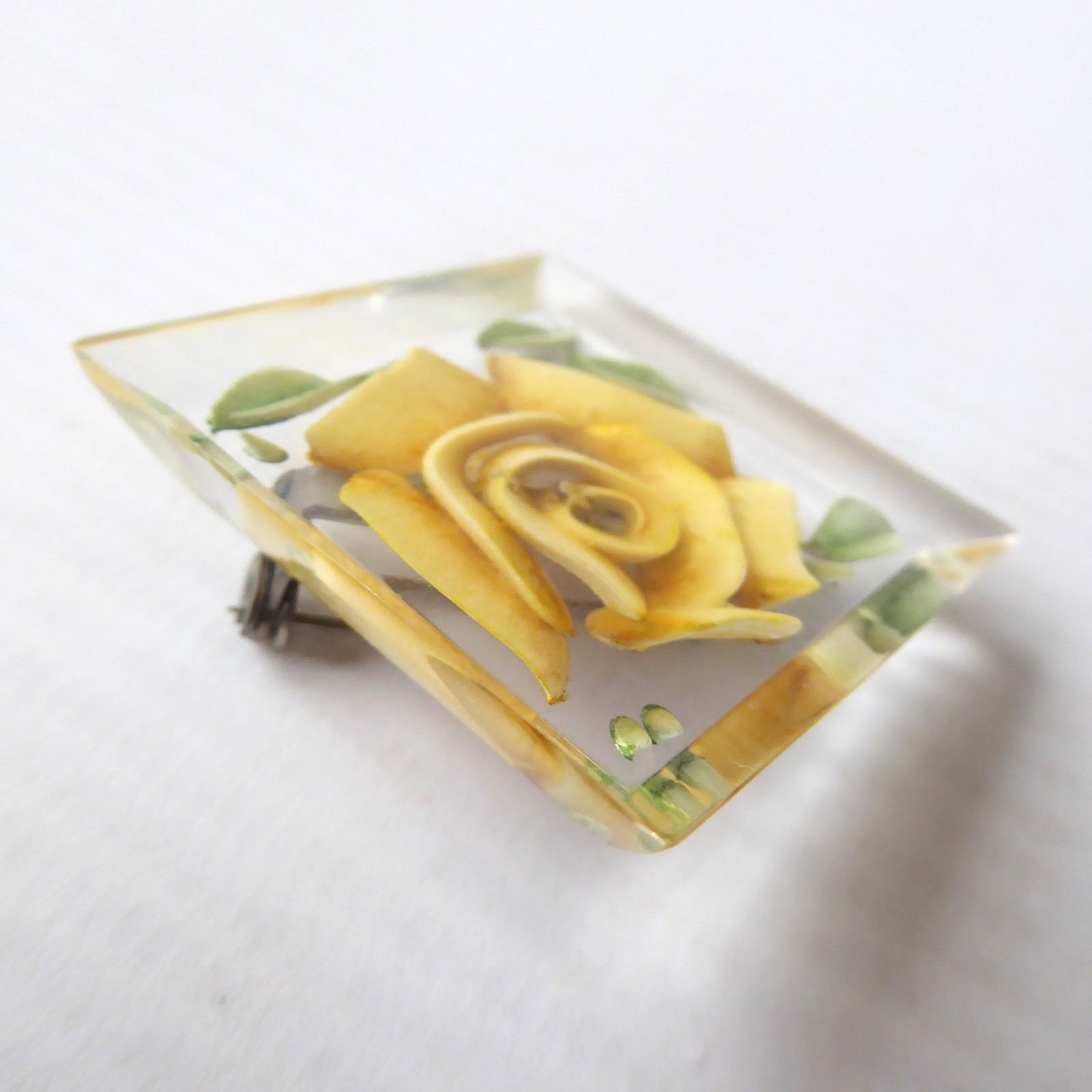 1950s reverse carved lucite perspex brooch yellow rose flower vintage square cut - Image 8