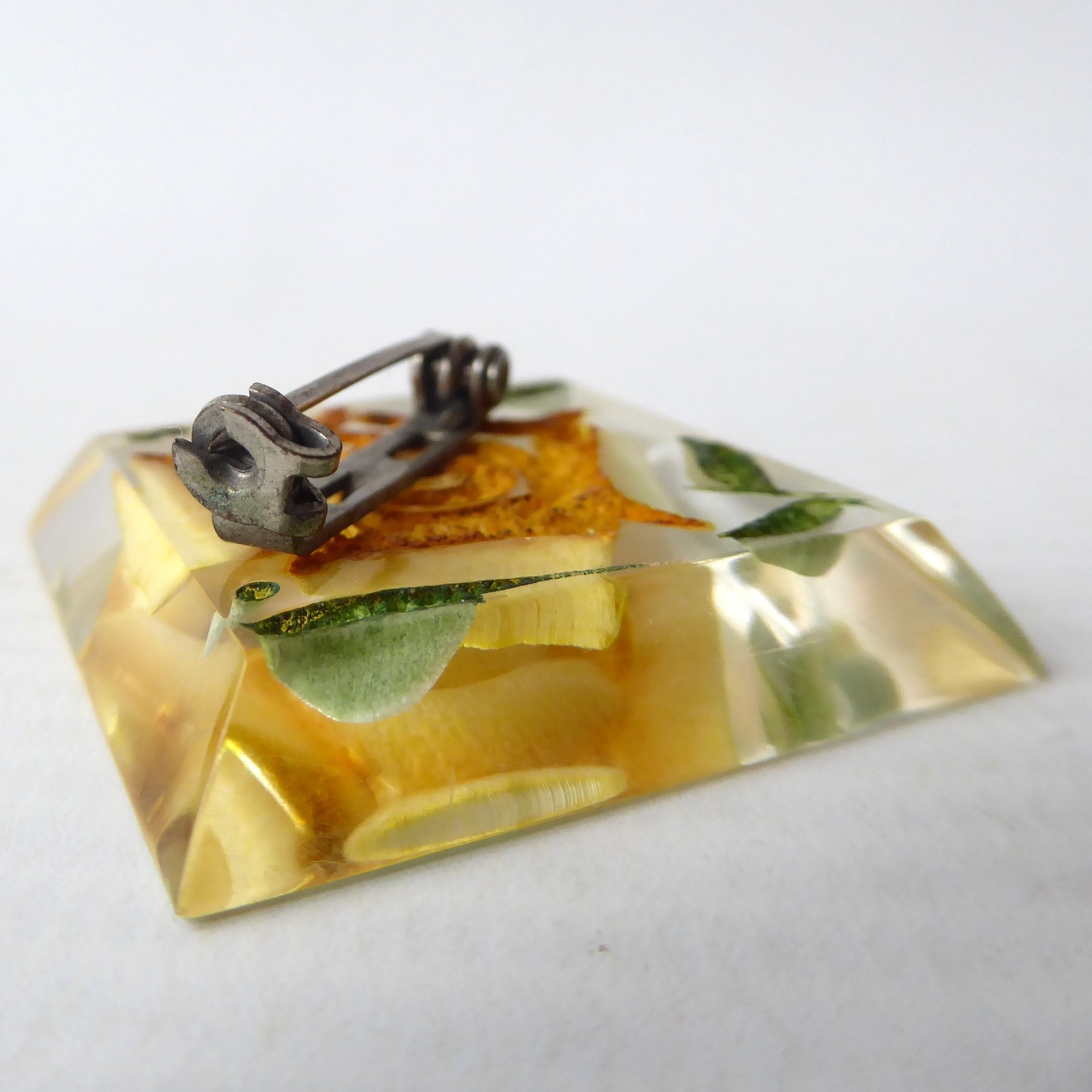 1950s reverse carved lucite perspex brooch yellow rose flower vintage square cut - Image 9