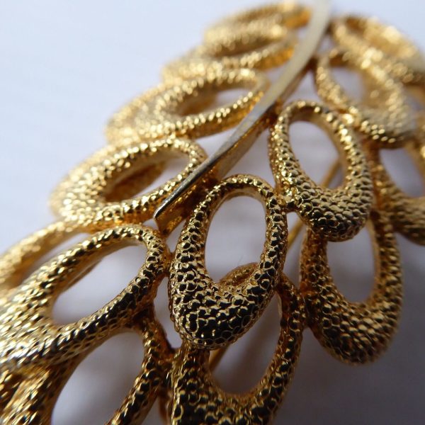 1960s gold-tone large leaf vintage brooch, abstract textured retro costume jewel - Image 11