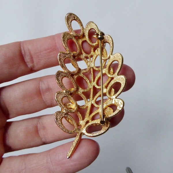 1960s gold-tone large leaf vintage brooch, abstract textured retro costume jewel - Image 14