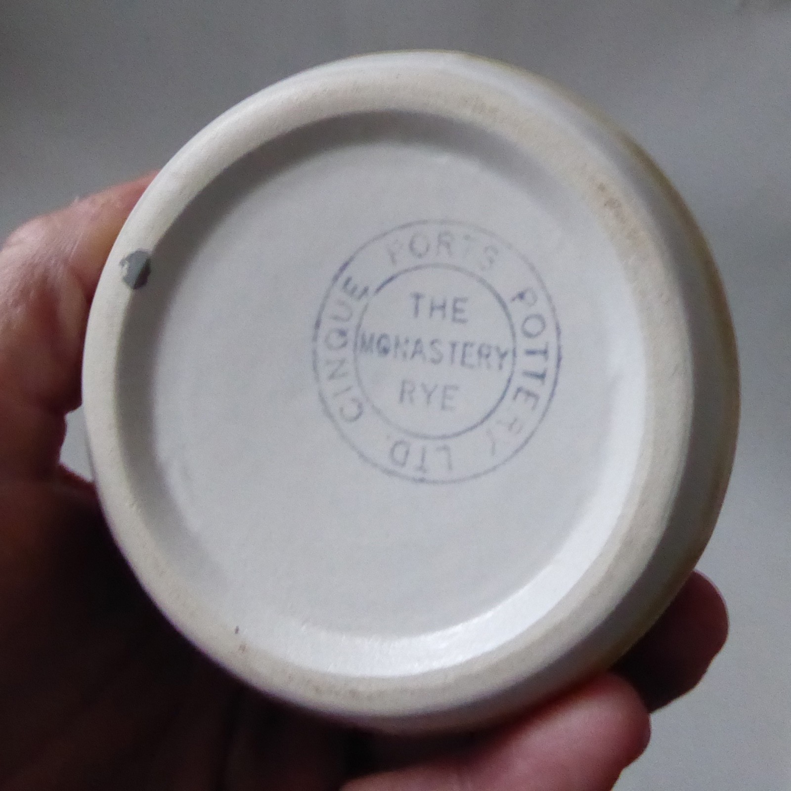 Cinque Ports Pottery the Monastery Rye, ceramic flower sgraffito vase vintage - Image 7