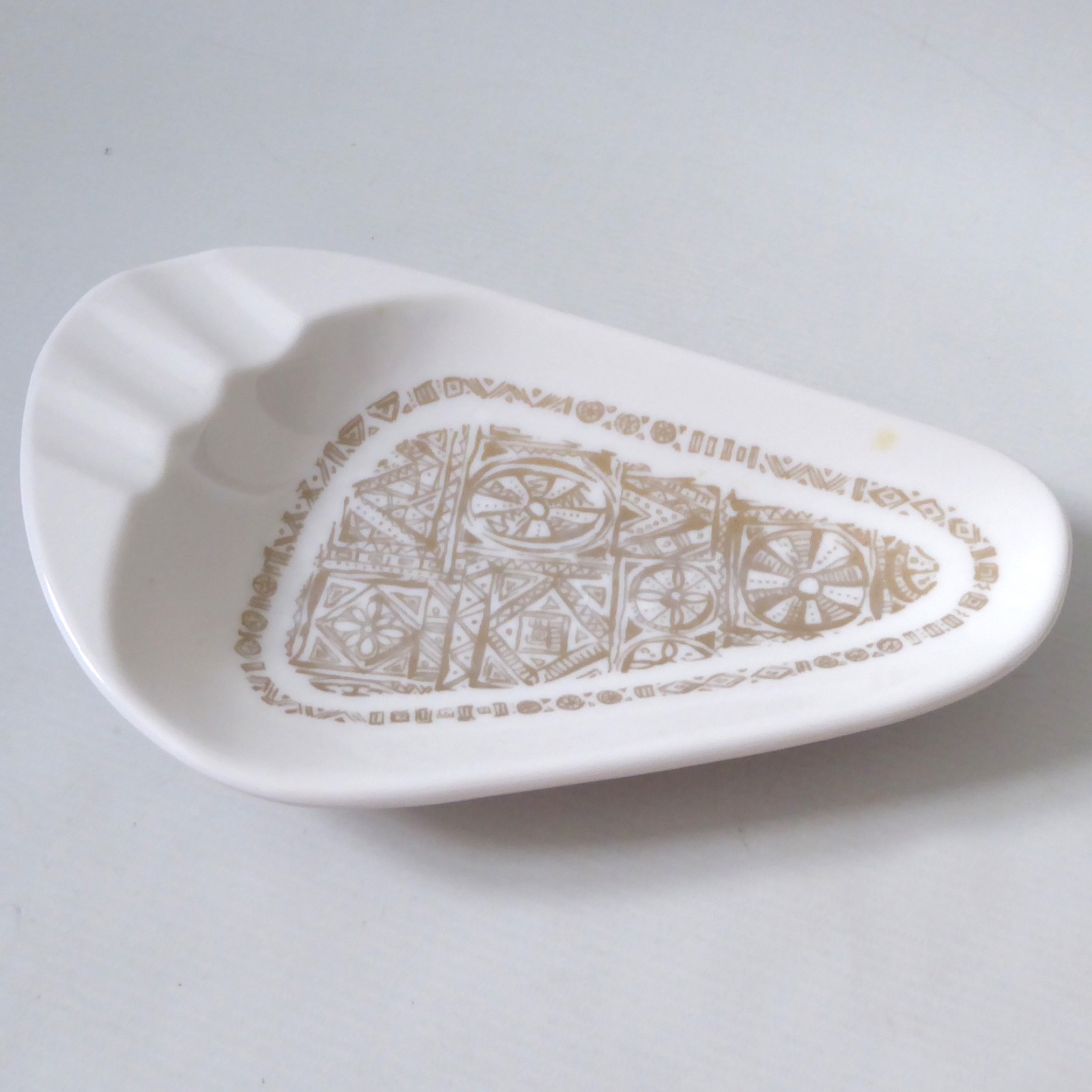 Cyanamid Canada large vintage melamine ashtray bowl, asymmetric abstract retro - Image 3