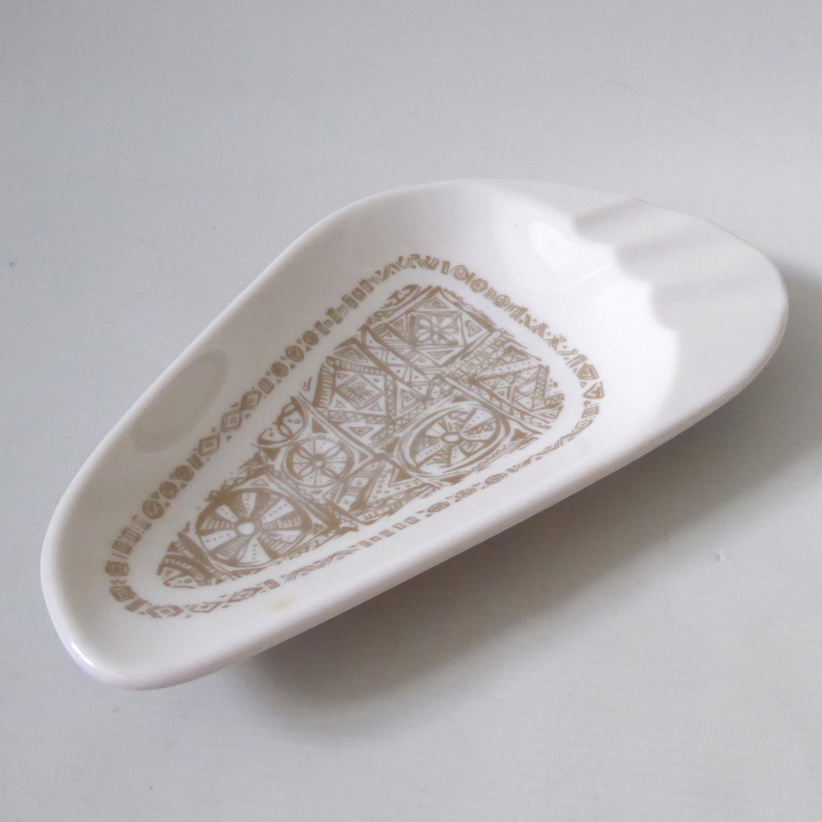 Cyanamid Canada large vintage melamine ashtray bowl, asymmetric abstract retro - Image 4
