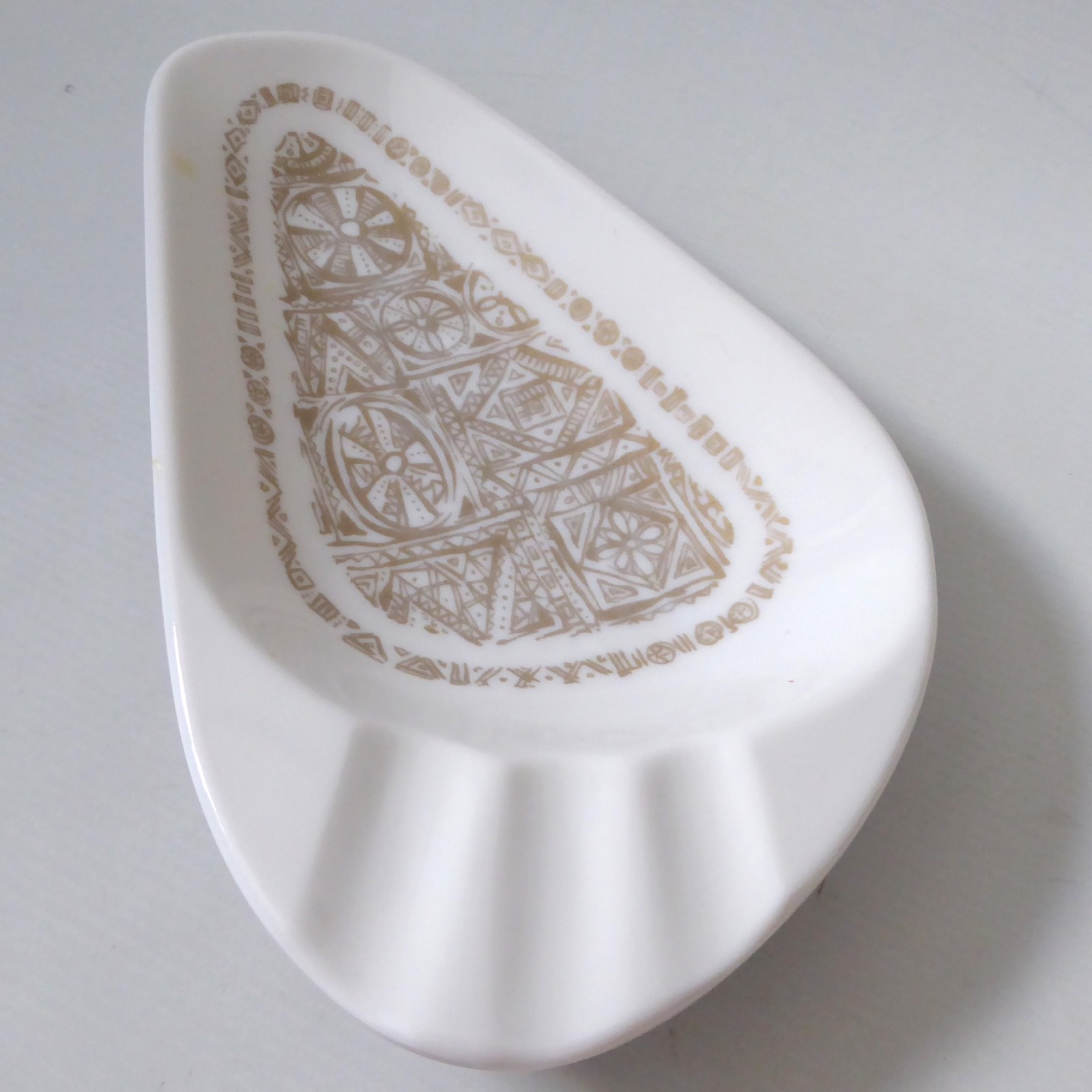 Cyanamid Canada large vintage melamine ashtray bowl, asymmetric abstract retro - Image 5