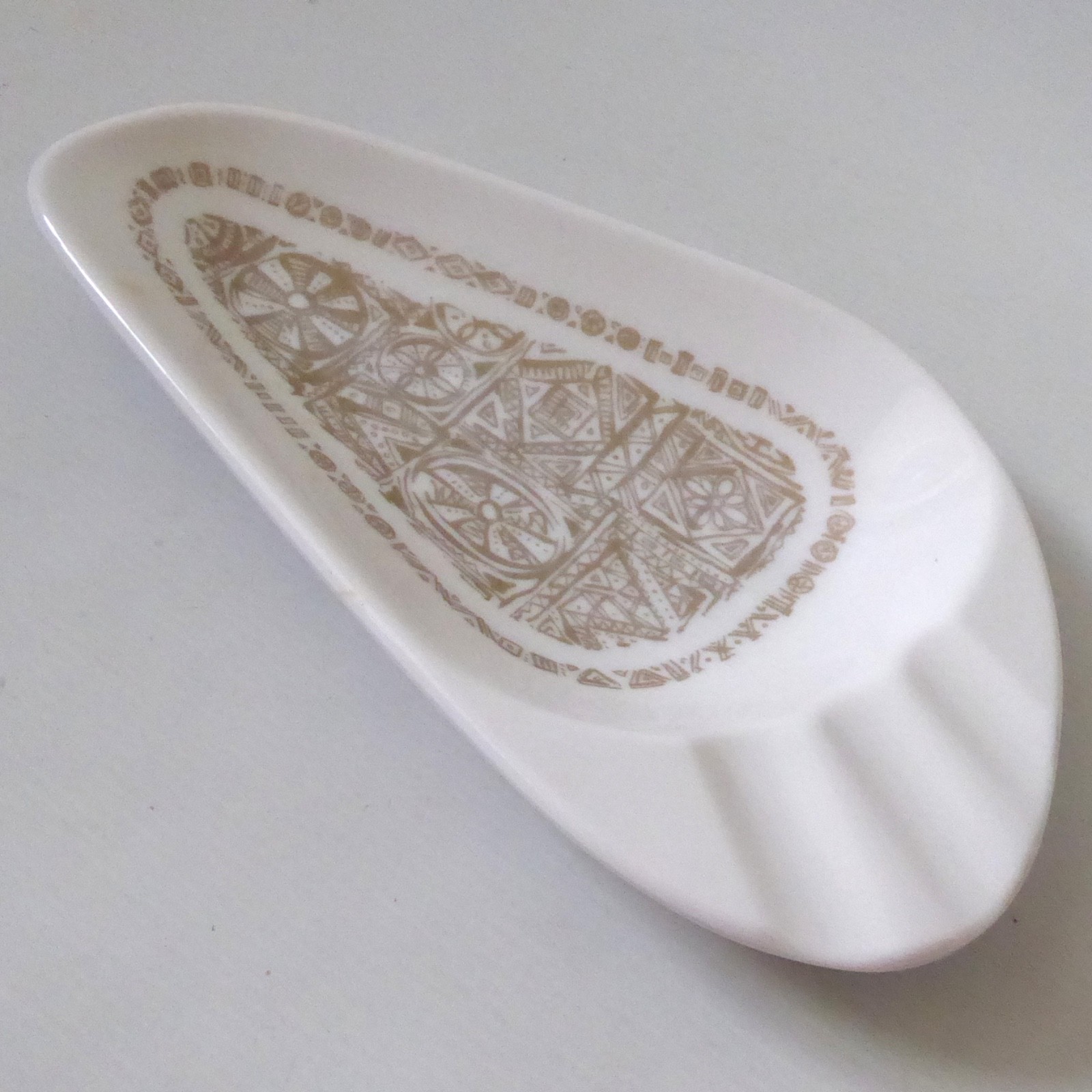Cyanamid Canada large vintage melamine ashtray bowl, asymmetric abstract retro