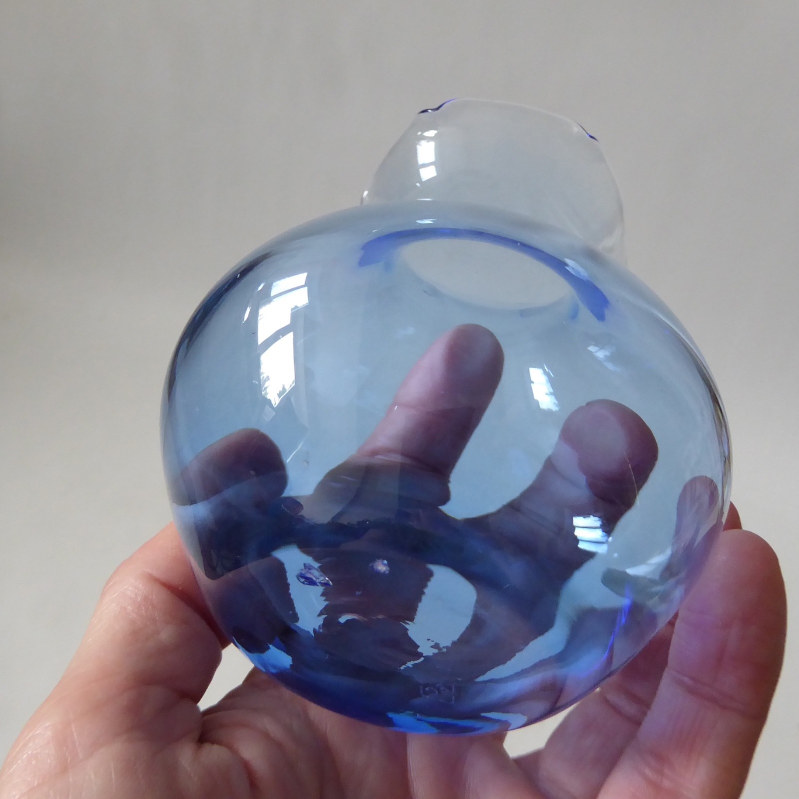 Edinburgh Crystal sky blue ruffle rim small art glass vase, Scottish vintage EC - Image 11