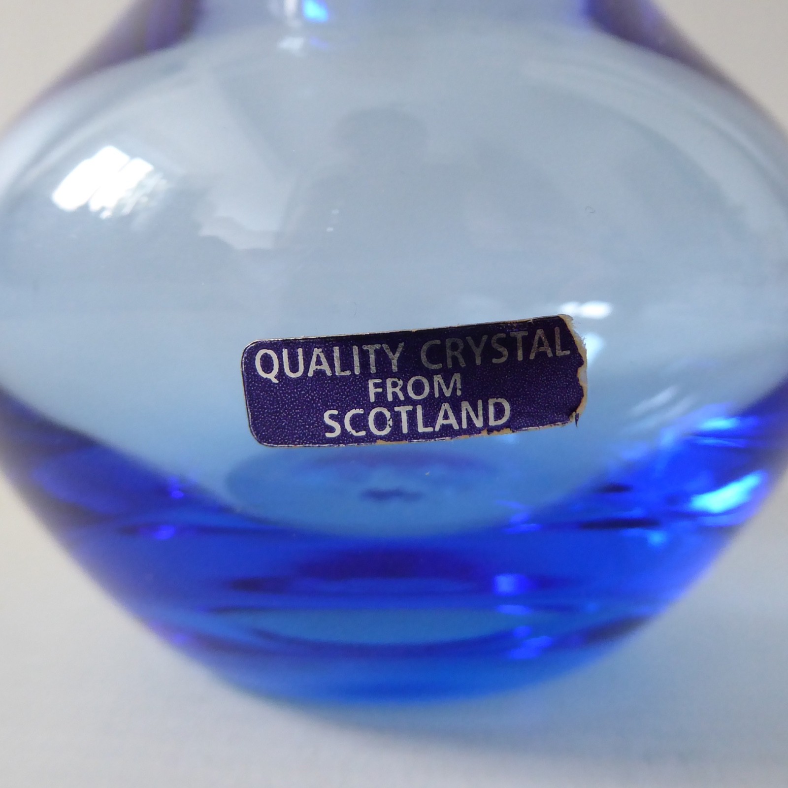 Edinburgh Crystal sky blue ruffle rim small art glass vase, Scottish vintage EC - Image 3