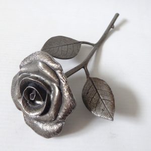 English Pewter Company single stem rose, 10th tenth wedding anniversary, tin 10