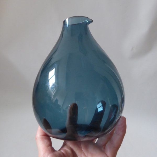 Gullaskruf Kjell Blomberg Blomkulla Swedish glass 16cm bird vase pitcher 1960s vintage - Image 11