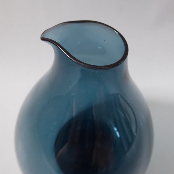 Gullaskruf Kjell Blomberg Blomkulla Swedish glass 16cm bird vase pitcher 1960s vintage - Image 4