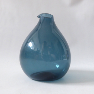 Gullaskruf Kjell Blomberg Blomkulla Swedish glass 16cm bird vase pitcher 1960s vintage
