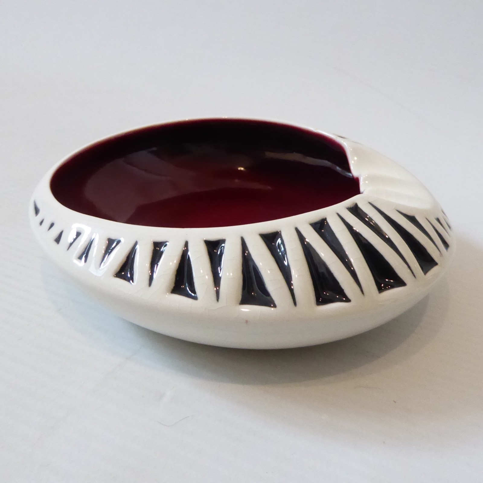 Hornsea Crescent 235 ashtray, black white maroon. 1960-1961 ceramic bowl vintage - Image 8