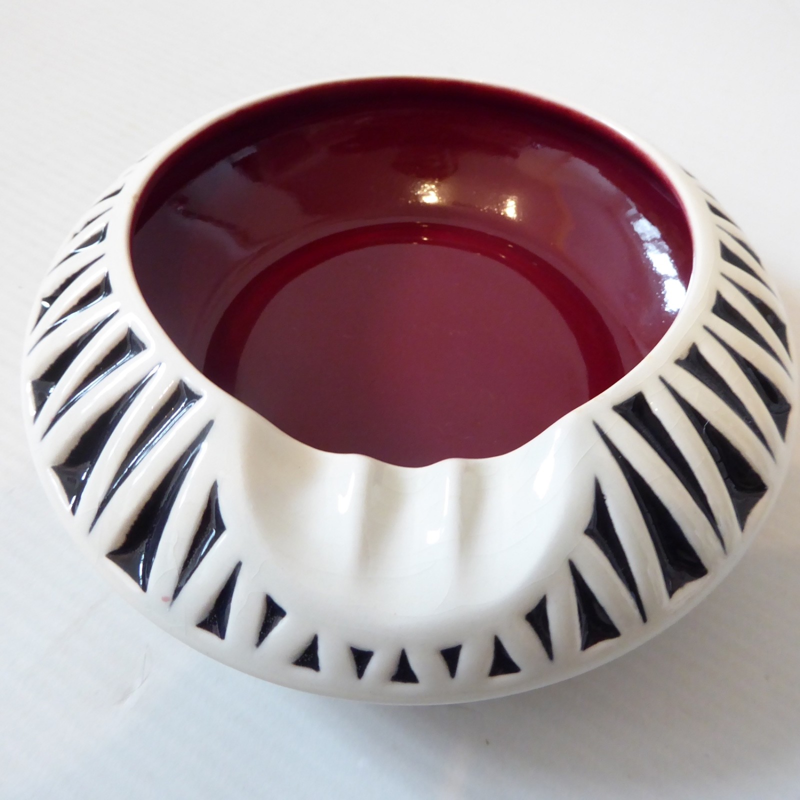 Hornsea Crescent 235 ashtray, black white maroon. 1960-1961 ceramic bowl vintage - Image 9