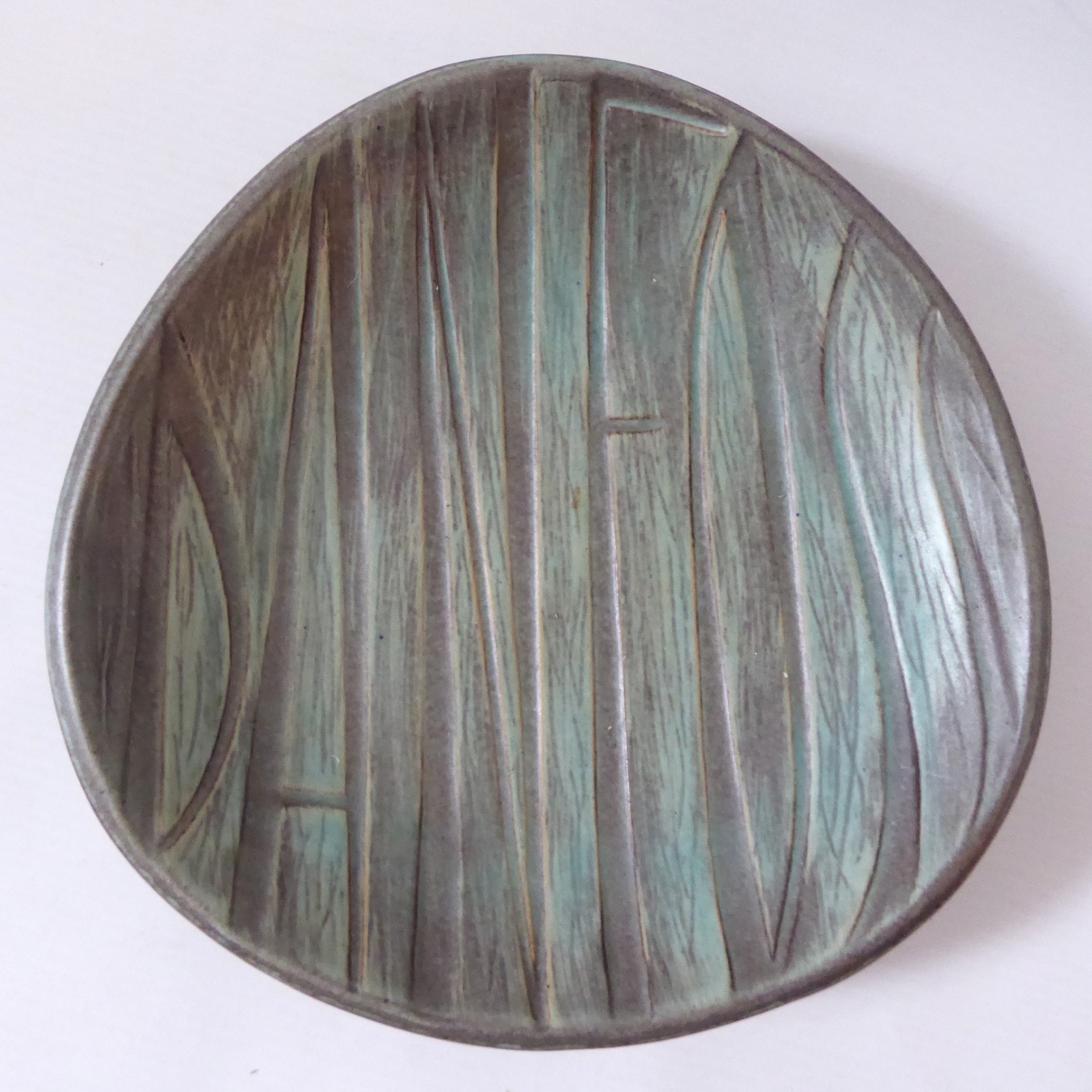 Humlebaek Keramik Denmark for Danfoss art pottery triangular pottery dish, HK - Image 4