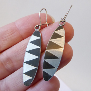 Jorgen Jensen 790 Denmark vintage earrings, black/silver zig zag pewter. Pierced