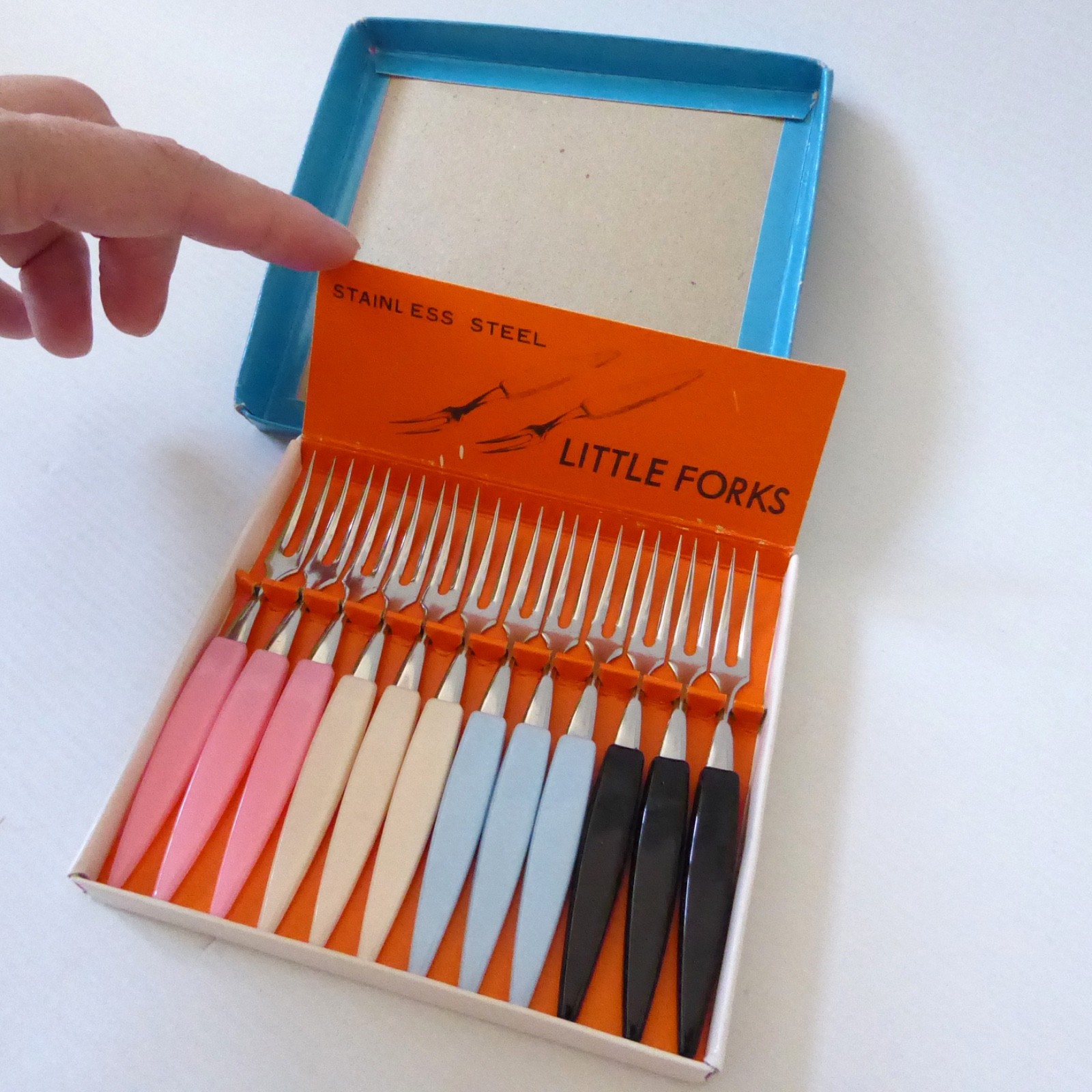 Little Forks 12 cocktail/snack/cake. Unused boxed. Vintage 1960s, retro. Dozen - Image 3
