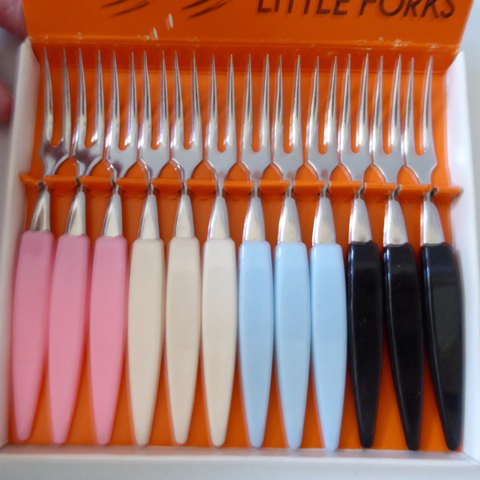 Little Forks 12 cocktail/snack/cake. Unused boxed. Vintage 1960s, retro. Dozen - Image 9