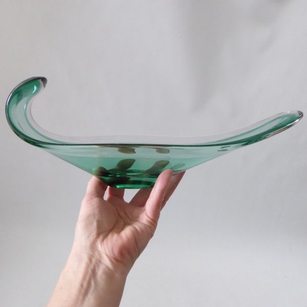 Long green art glass cased bowl, vintage mid century style. Scoop, curled retro - Image 7