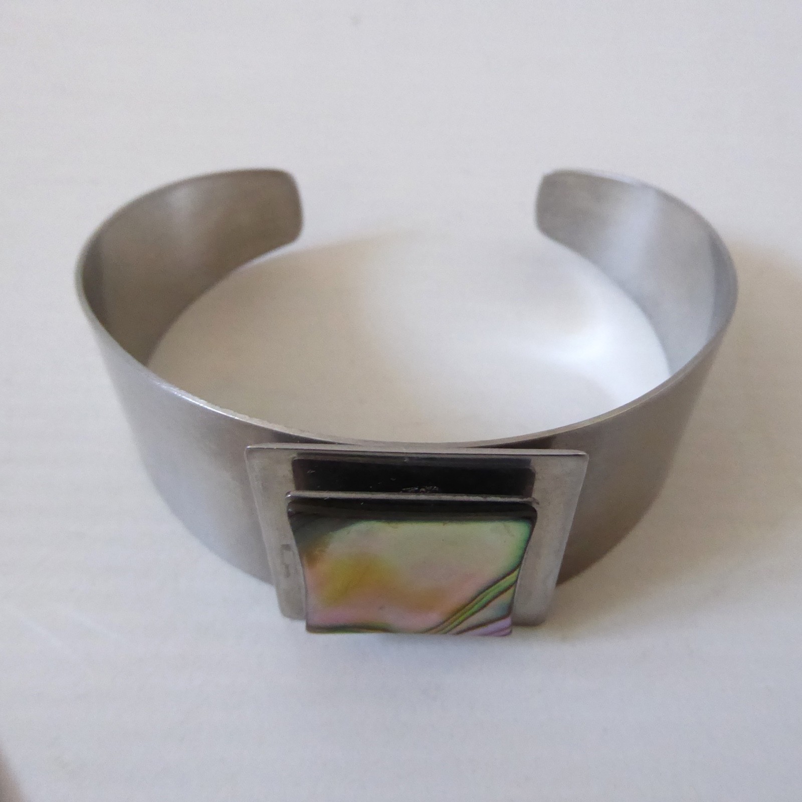 Modernist retro stainless steel & abalone vintage cuff bracelet bangle & brooch - Image 5
