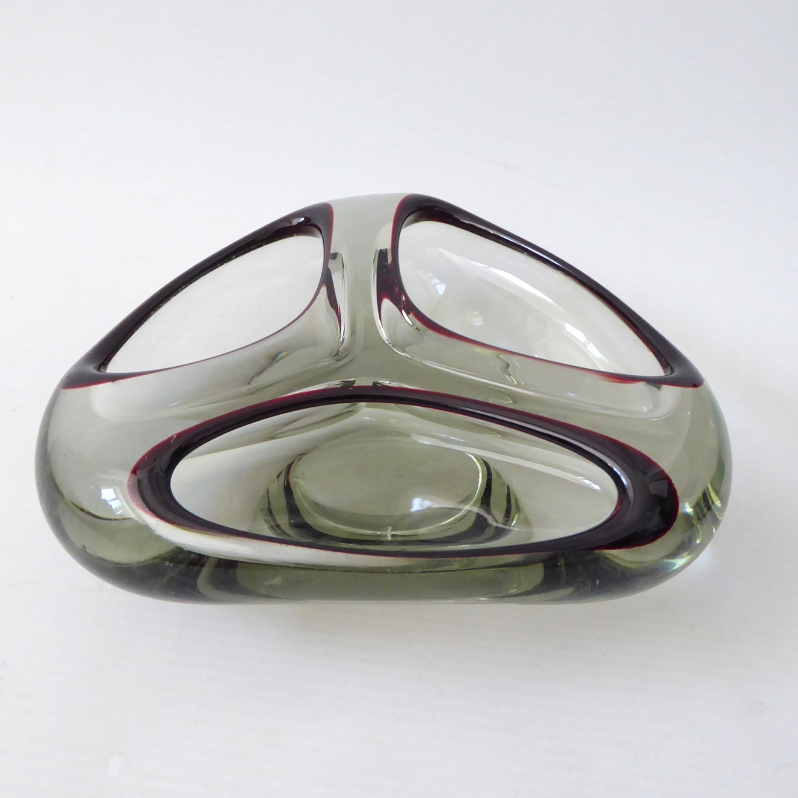 Romanian art glass dish, bowl ashtray. Grey & red vintage retro 70s Murano style - Image 3