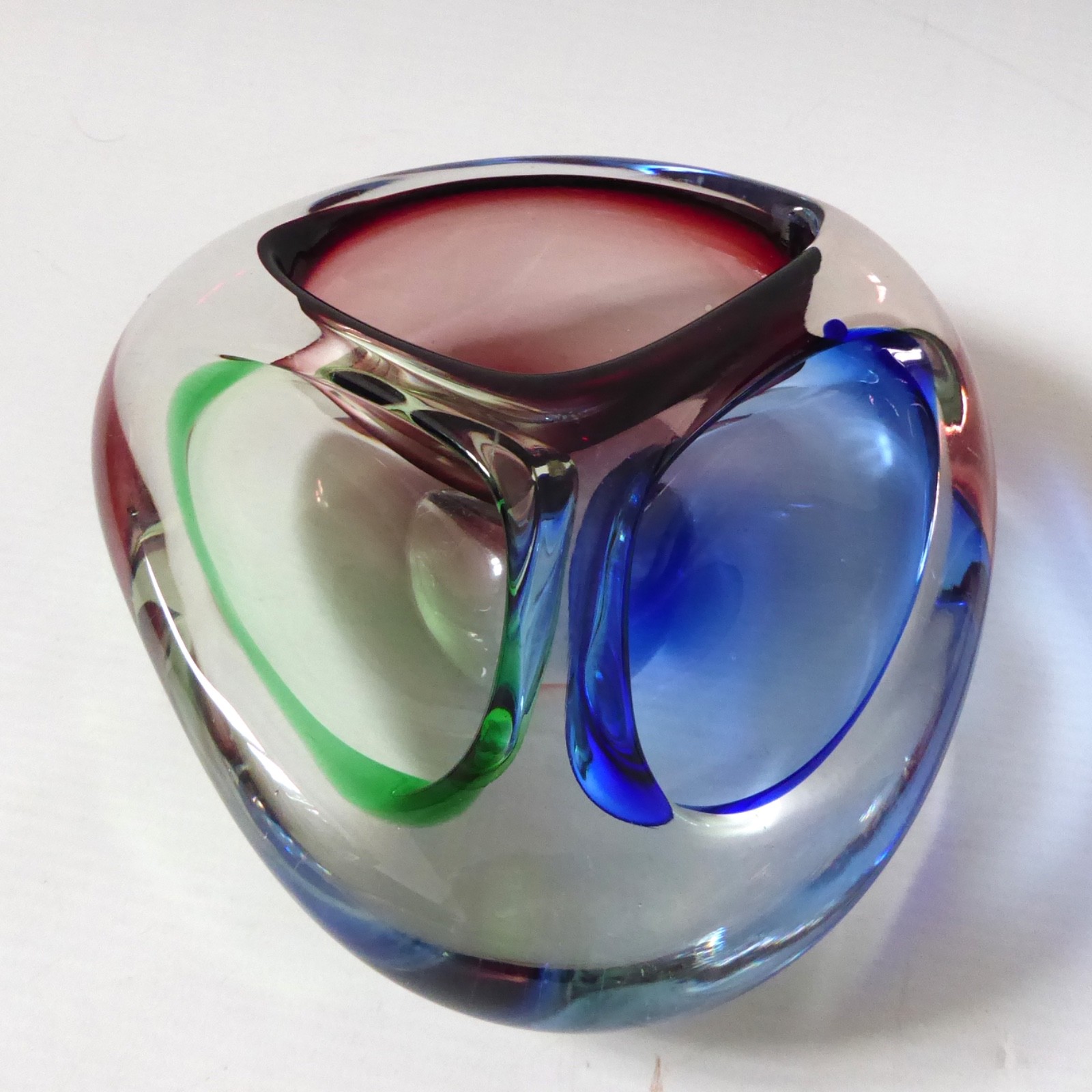 Romanian art glass dish, tri bowl ashtray. Red blue vintage retro, Murano style - Image 5