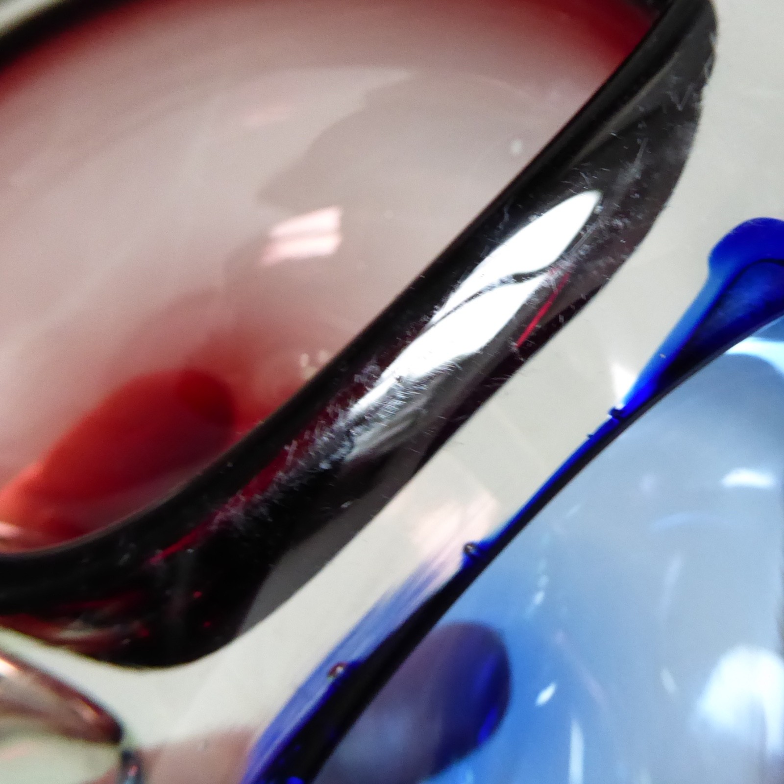 Romanian art glass dish, tri bowl ashtray. Red blue vintage retro, Murano style - Image 8