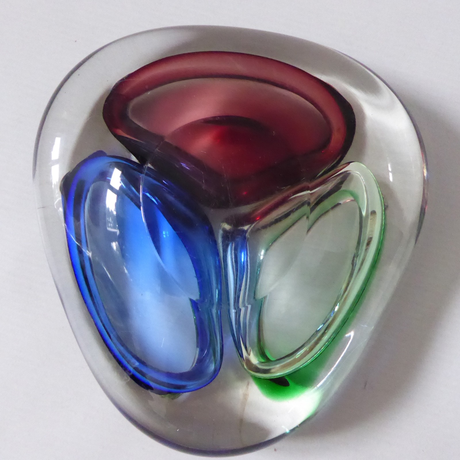 Romanian art glass dish, tri bowl ashtray. Red blue vintage retro, Murano style - Image 9