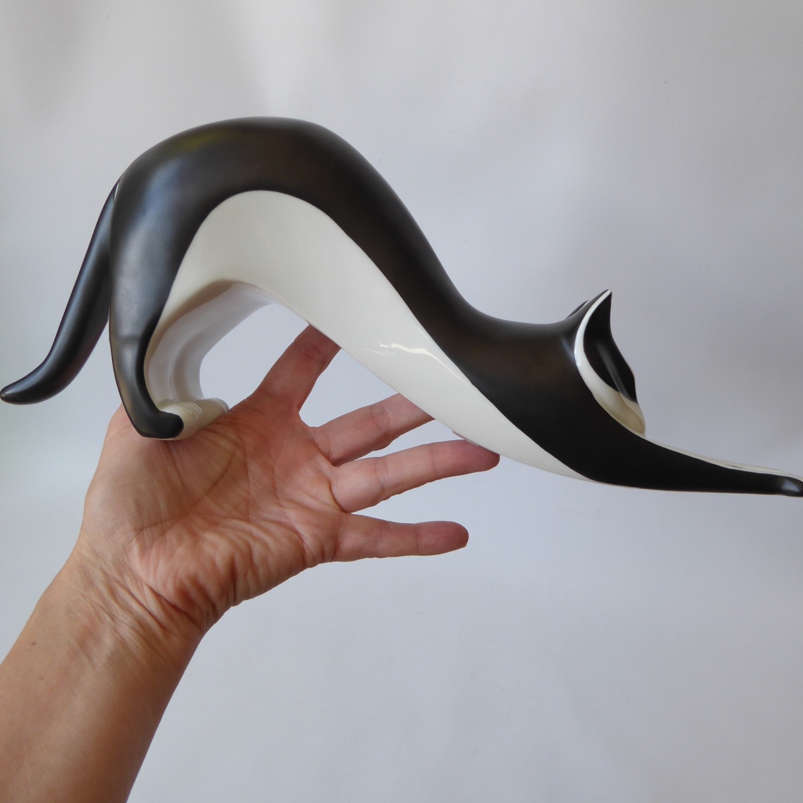 Royal Dux large stretching black cat 24501 mid century modernist Bohemian Koruka - Image 16