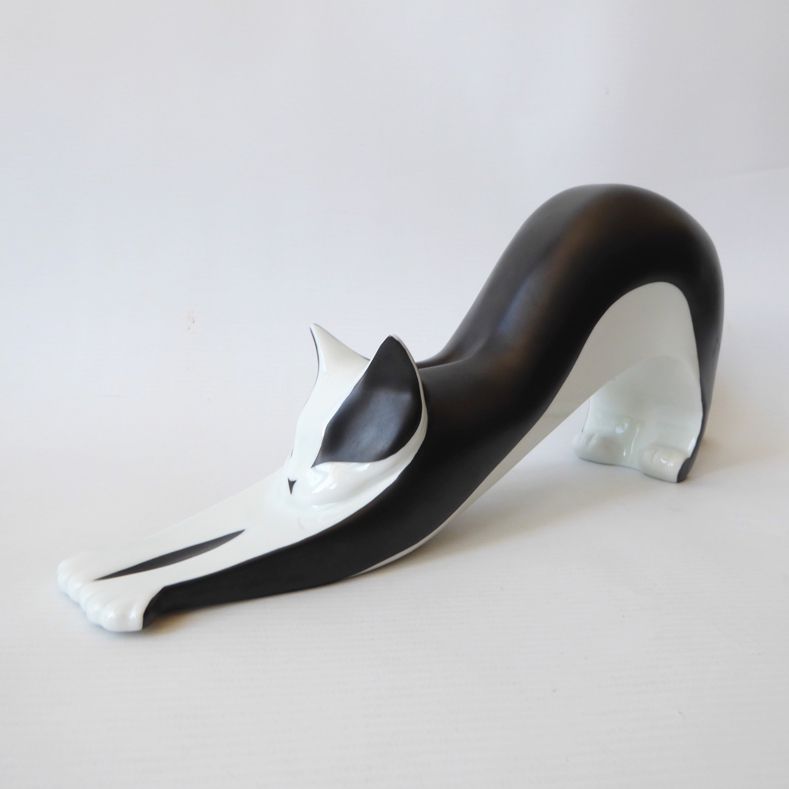 Royal Dux large stretching black cat 24501 mid century modernist Bohemian Koruka