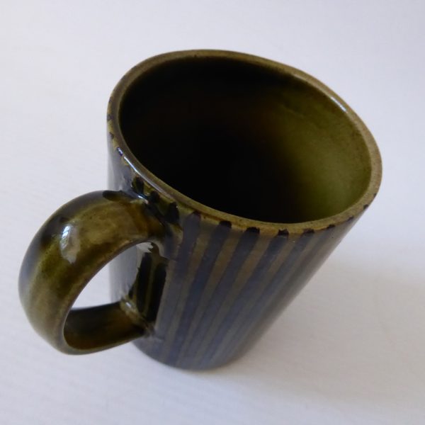 Rye Pottery vintage dark olive black striped mug cup. 1950s 1960s mid century - Image 5