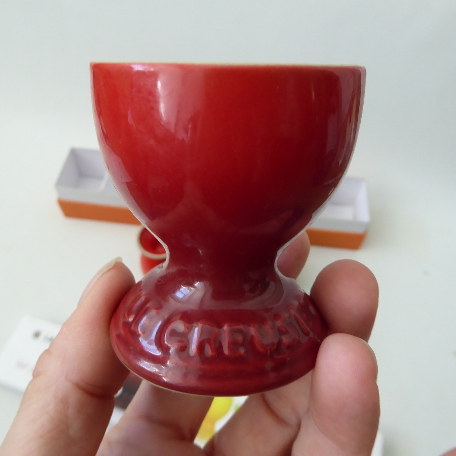 Set of 6 boxed Le Creuset Rainbow ceramic stoneware footed egg cups. Multicolour - Image 10
