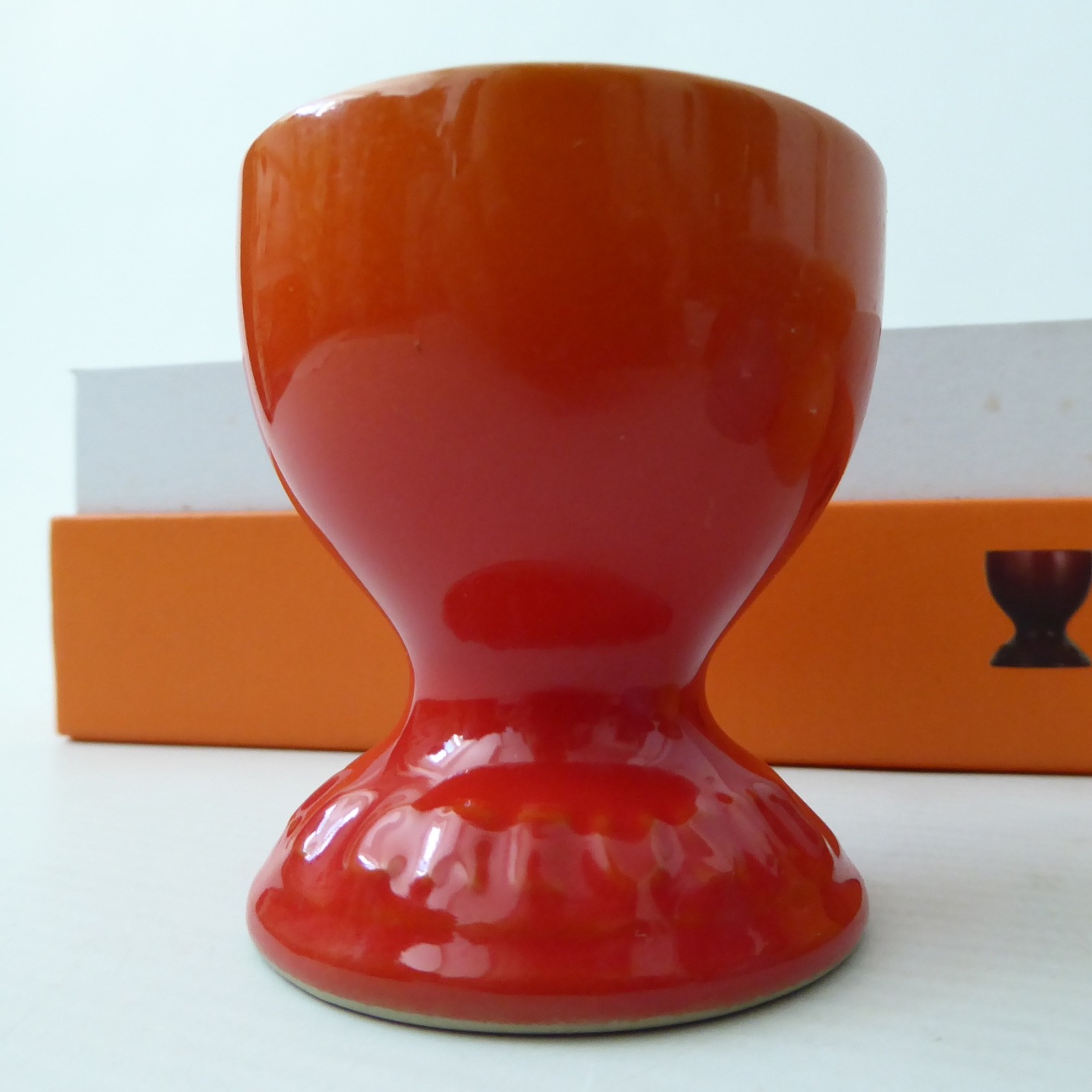 Set of 6 boxed Le Creuset Rainbow ceramic stoneware footed egg cups. Multicolour - Image 11